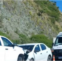 Fuerte choque en Ruta 9 entre una camioneta y un auto