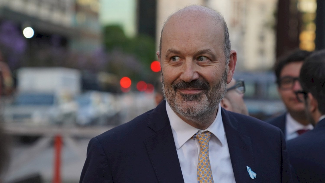 Sturzenegger neg� la vuelta de los "tickets canasta" con la Reforma Laboral