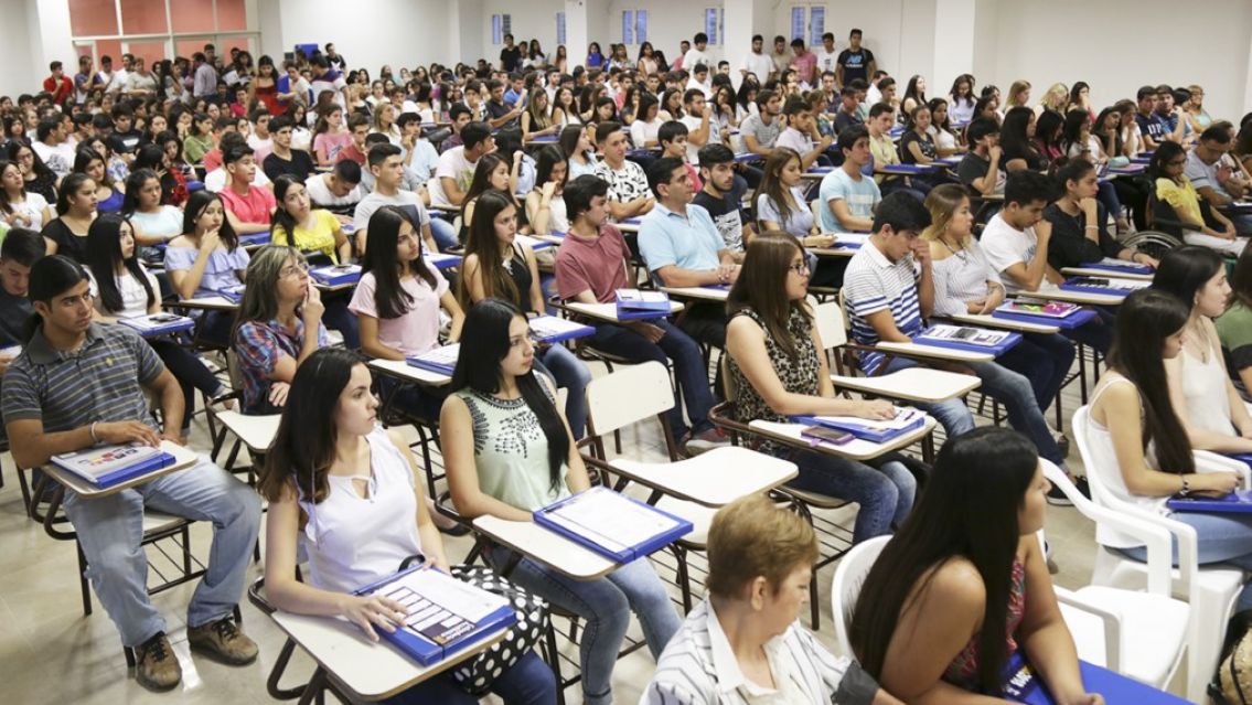 As� fue la estafa a los estudiantes de UCSE Jujuy: m�s de 200 universitarios afectados