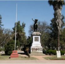 El banderazo estudiantil dejó polémica: reclamos por el estado del Parque San Martín