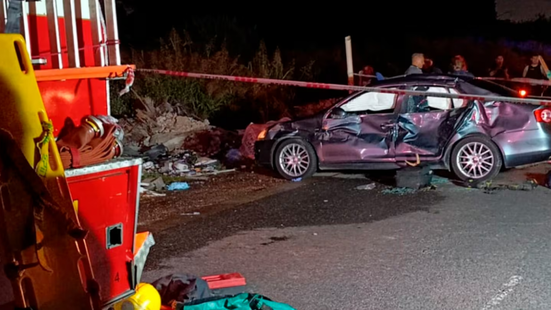 Una verdadera tragedia: bomberos apagaban un incendio, uno murió y hay heridos