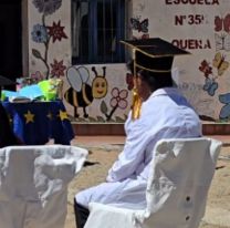 Un acto con solo dos egresados: la emoción de la Puna jujeña se viraliza