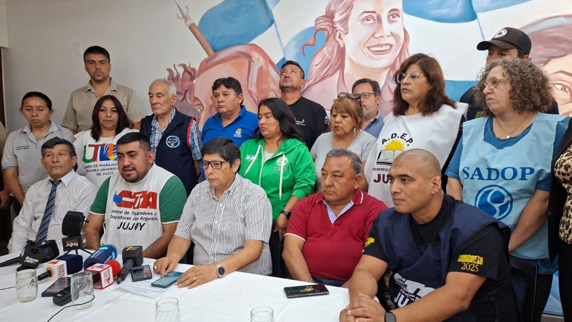 Las centrales obreras salen a la calle: convocan a una movilizaci�n contra la reforma laboral