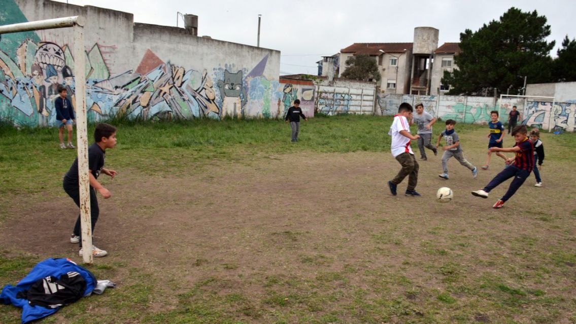 Por jugar a la pelota: jujeño golpeó a un changuito de 13 años y al padre