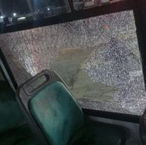 Atacaron a pedradas a un colectivo en Jujuy e hirieron a una pareja
