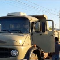 La dejaron sin nada: cargaba su camión y le robaron millones en segundos