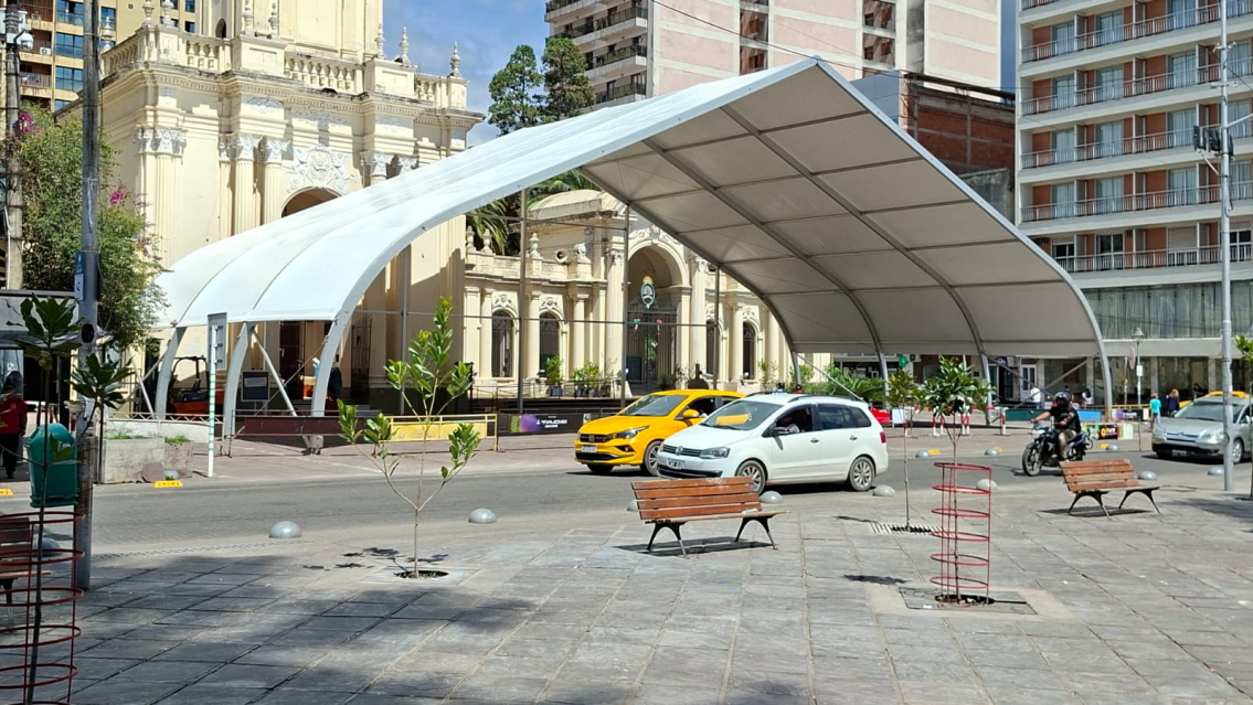 ALERTA: catedral en remodelaci�n y en esta carpa ser� la misa de Navidad