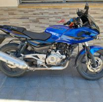 Moto robada en plena madrugada: buscan una Rouser 220F sustra&iacute;da en Barrio Cuyaya