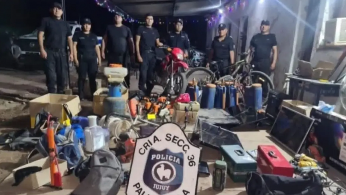 Cayó un chorro jujeño que tenía una barbaridad de cosas robadas en su casa