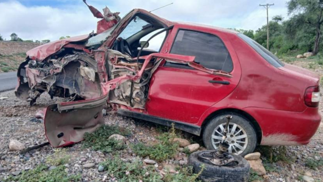 Terrible choque en San Pedro: alcoholizado se cruzó de carril y chocó con un camión