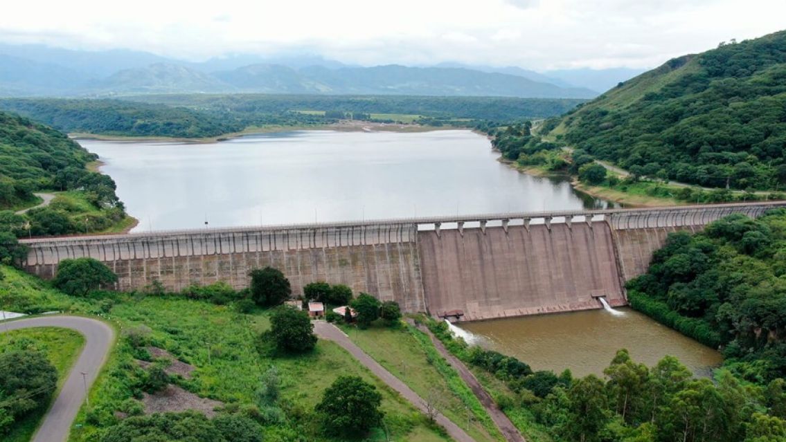Misterio y angustia en Jujuy: buscan hace 5 días el cuerpo de un hombre en el dique Los Alisos