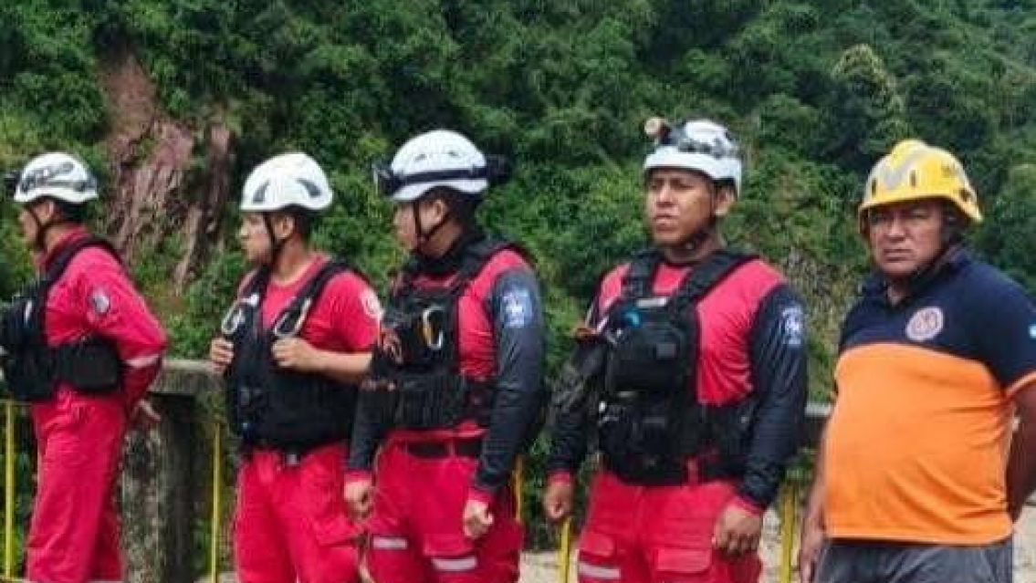 Personas varadas por la crecida: activaron un operativo de búsqueda en Termas de Reyes