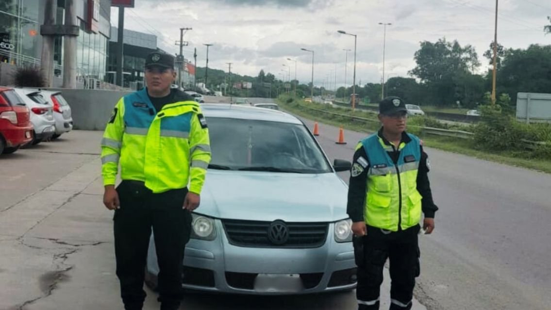 Cayó manejando un auto robado y con pedido de secuestro nacional