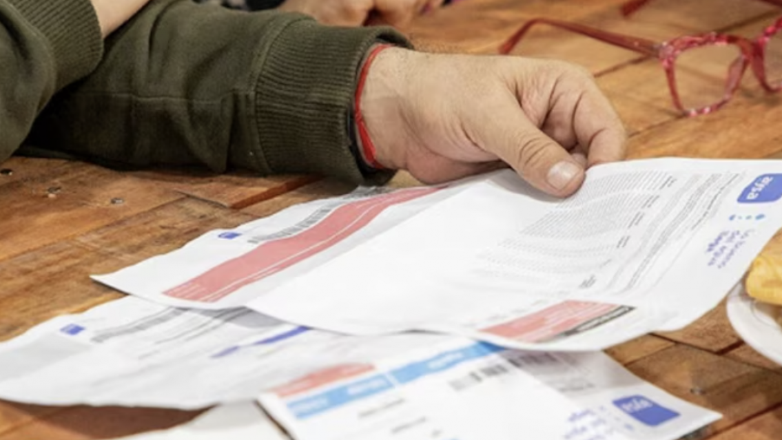 Todo sube: los aumentos que se vienen desde enero, luz, gas y agua