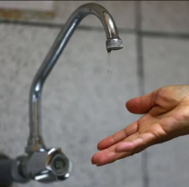 Sin agua y sin respuestas: vecinos de Alto Comedero denuncian seis días sin servicio