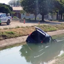 Tragedia total: adolescentes volcaron un auto y su hijito murió ahogado