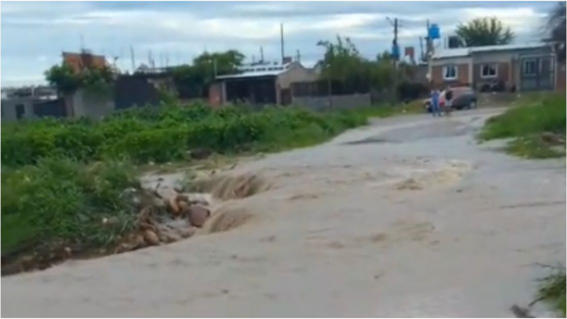 Se derrumbó un puente en el limite de Alto Comedero y Palpalá