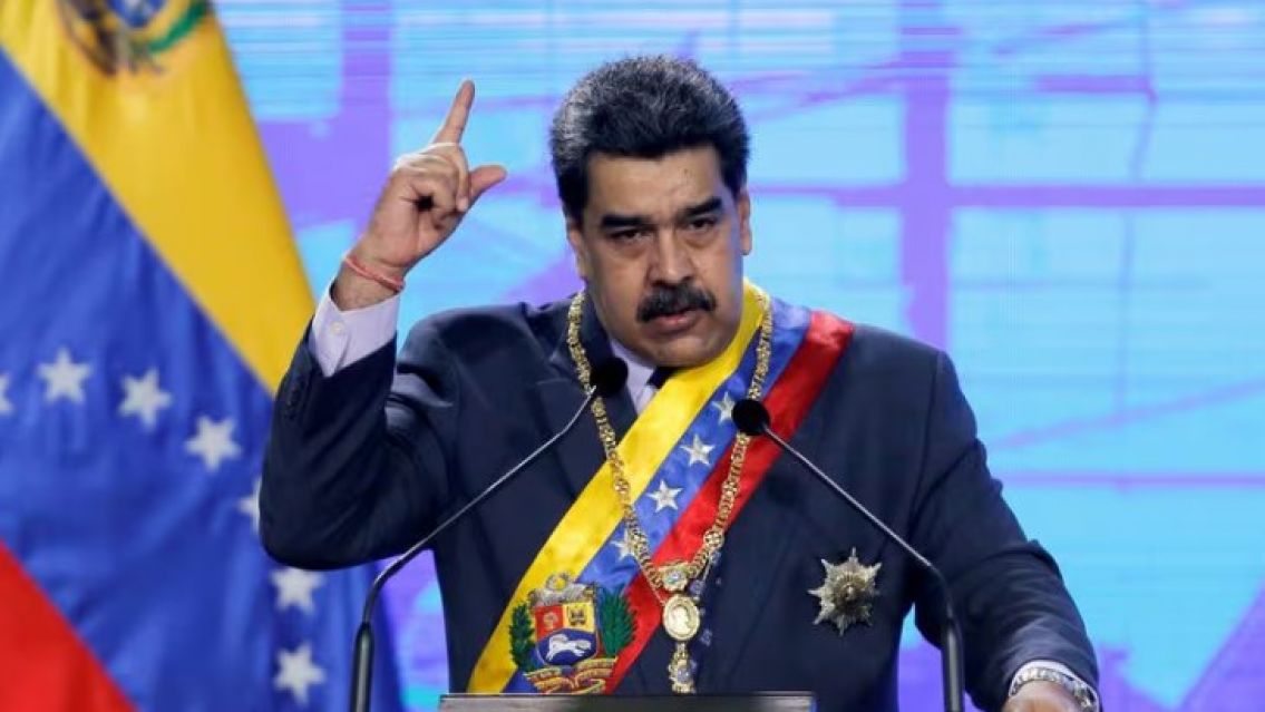 EEUU bombardeó Venezuela por la noche y capturó a Maduro