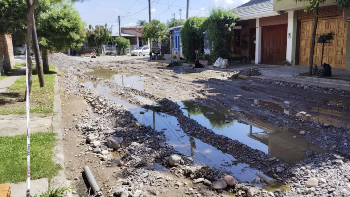  Vecinos de Palpal� enojados por una obra que qued� a medias