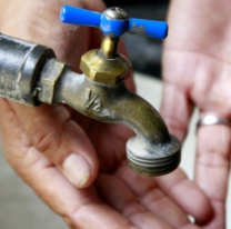 Corte y baja presión de agua en Alto Comedero por rotura de acueducto