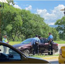 Intenso control de tránsito en la terminal para conductores de Uber y Didi