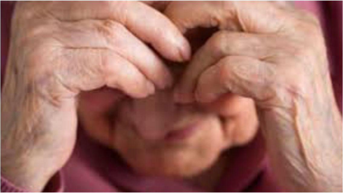 Abuela norte�a de 94 a�os sufri� un brutal robo y le robaron millones de pesos