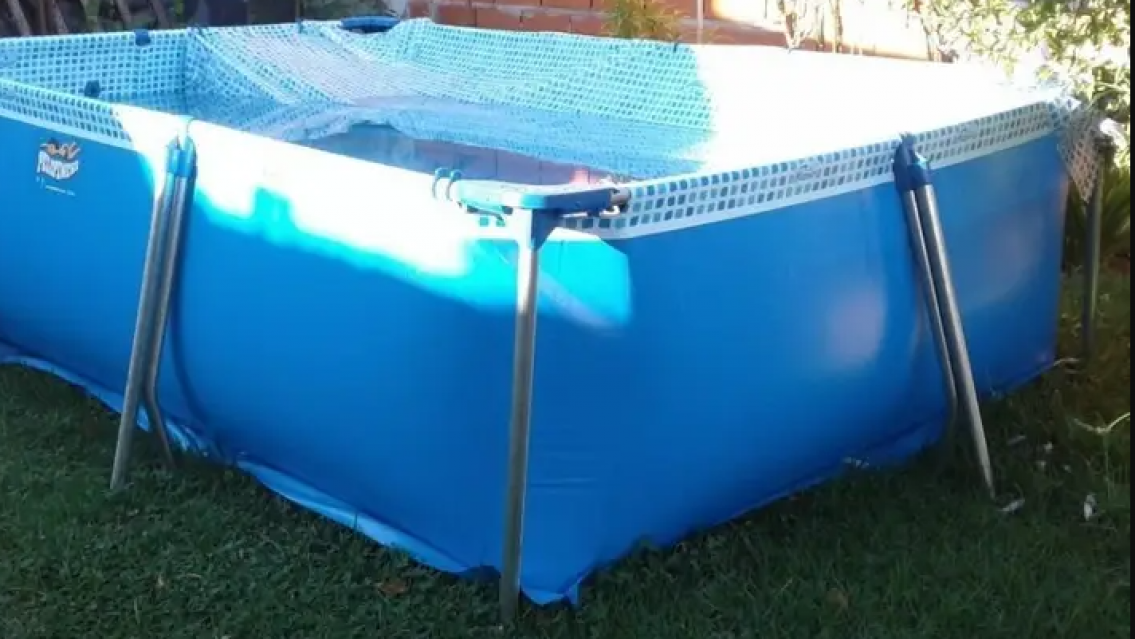 Se metieron a escondidas en la pelopincho de la vecina, la rompieron y desataron lo peor