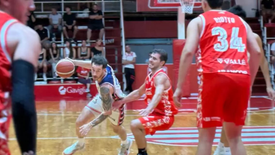 Jujuy B�squet luch� hasta el final y cay� ante el l�der en C�rdoba