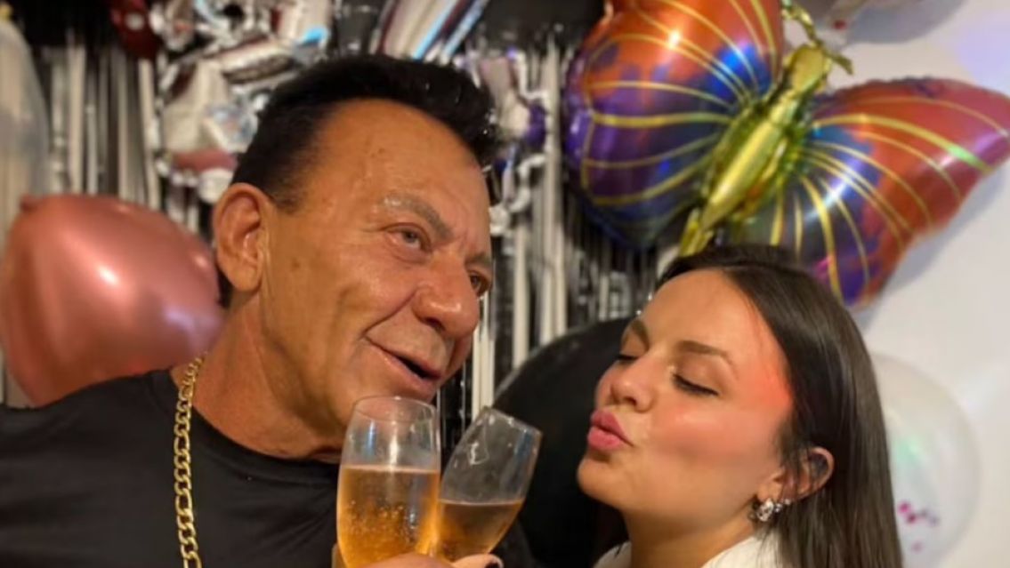 Ella ten�a 25, �l 68: se conocieron en un hotel y terminaron cas�ndose