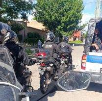 Cay&oacute; el l&iacute;der de los "patoteritos" de Cuayaya: vieron a los polic&iacute;as y empezaron a tirarles piedras