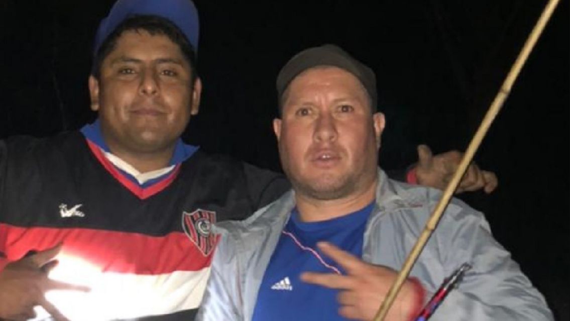 Salte�os fueron a pescar, se sacaron una foto y vieron algo que los dej� helados: huyeron