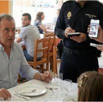 Fue a comer con sus hijos y descubrieron que tenía transferencias truchas por $6 millones