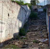 Vecinos de Alto Gorriti alertan por una escalera destruida y peligrosa