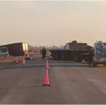 Violento choque entre dos camiones: un conductor murió en el acto