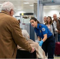 Horror en el aeropuerto: abuelo intentó volar con su esposa sin vida
