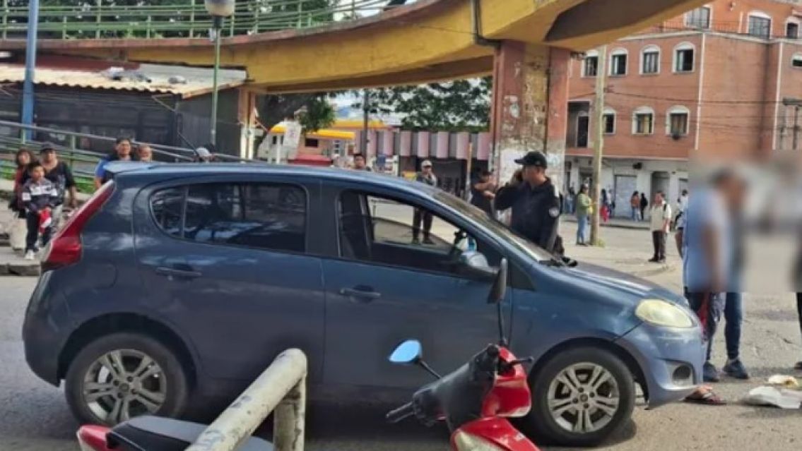 Atropellaron a una mujer en la vieja terminal: "se les rompieron..."