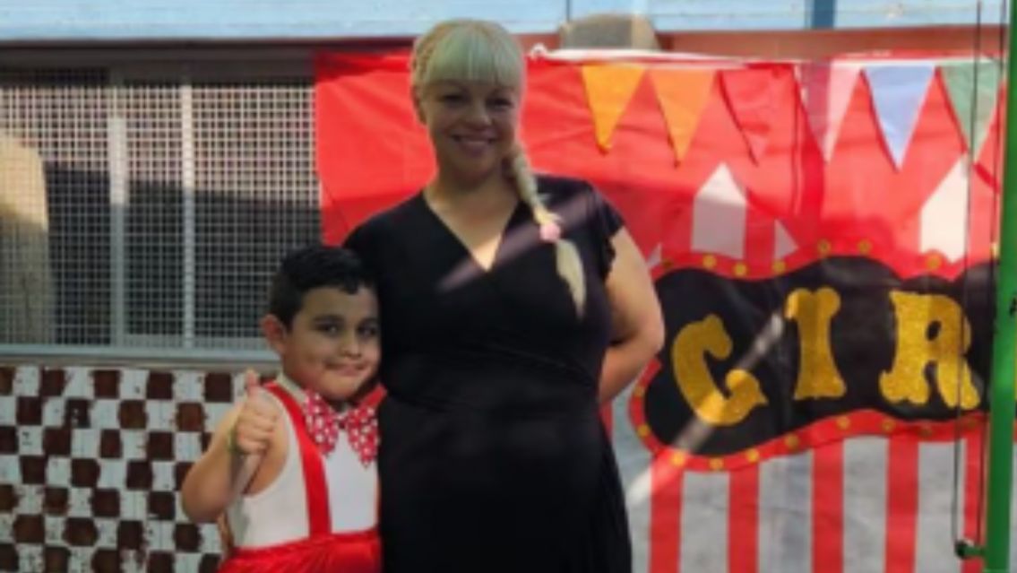 Macabro hallazgo en un hotel: una docente y su hijo fueron encontrados sin vida