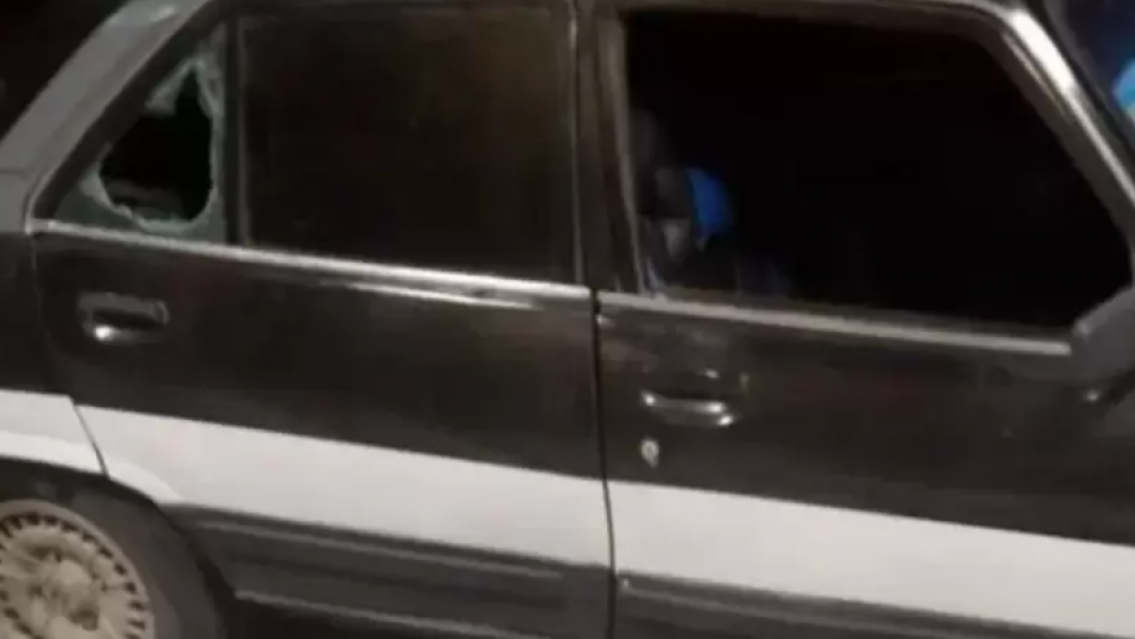 Cay� la parejita de juje�os que romp�an autos para robar todo