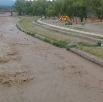 Calles bajo agua: siguen los cortes por la crecida del Xibi Xibi