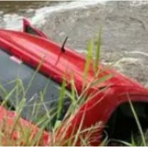 Fatal accidente en el norte: cayeron a un canal y murieron ahogados