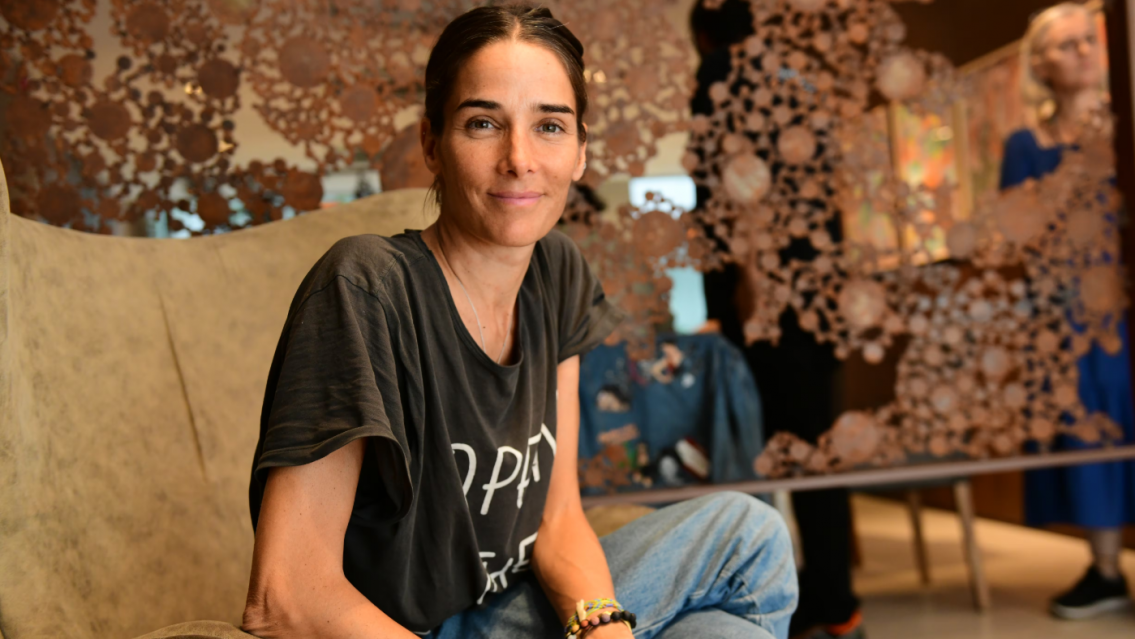 �Parecen mellizas! As� captaron a la hija de Juana Viale en Punta del Este