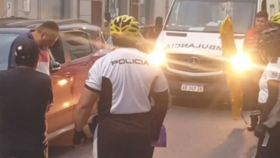 Tensión y gritos en el centro de Jujuy: atropellaron a una mujer