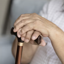 Un abuelo ruega por un bono de $70 mil y una jubilaci&oacute;n de privilegio es de 15 millones