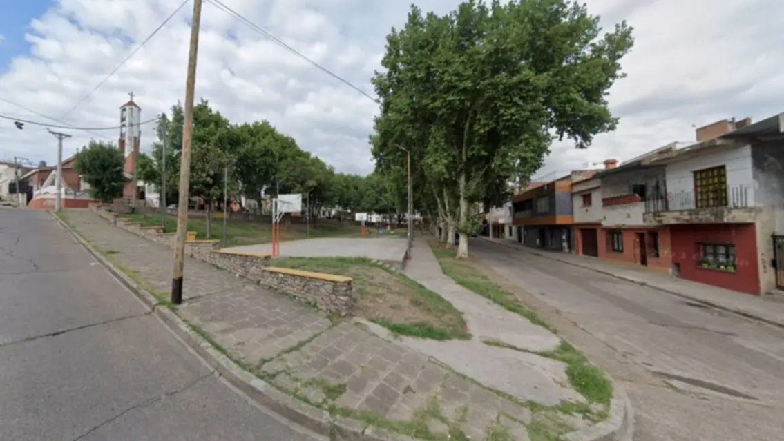 En Barrio Cuyaya, se propasó con una mujer y terminó mal: le dieron con todo