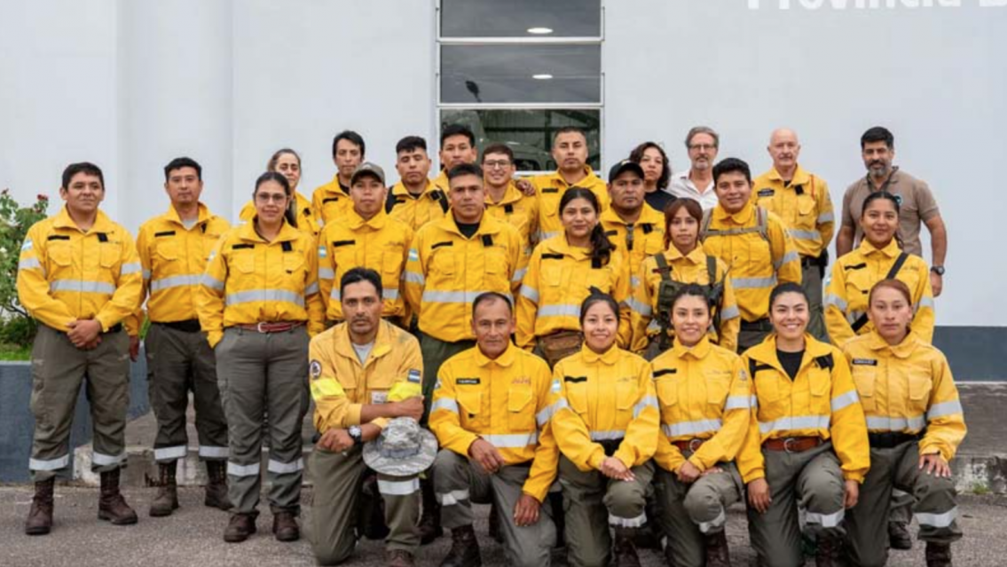 Brigadistas juje�os viajaron al sur para combatir los incendios en Chubut