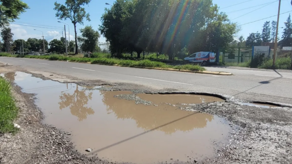 ¿Qué espera Vialidad Nacional? El cráter en Ruta 9 que podría causar una tragedia en Jujuy