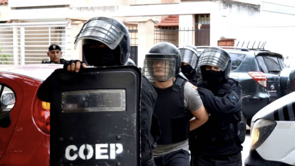 Por "un dolor en la rodilla", trasladaron a Mat�as Jurado al m�dico