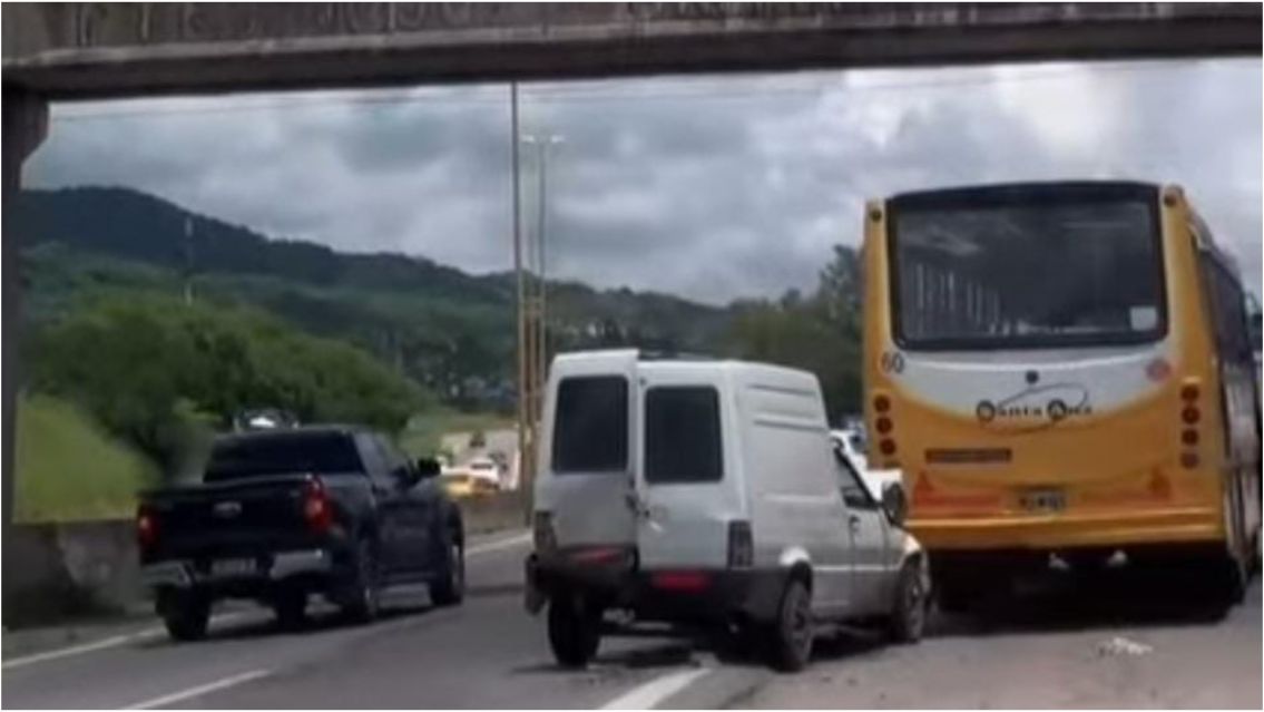 Feroz choque en cadena en Ruta 9: caos en el acceso sur a San Salvador