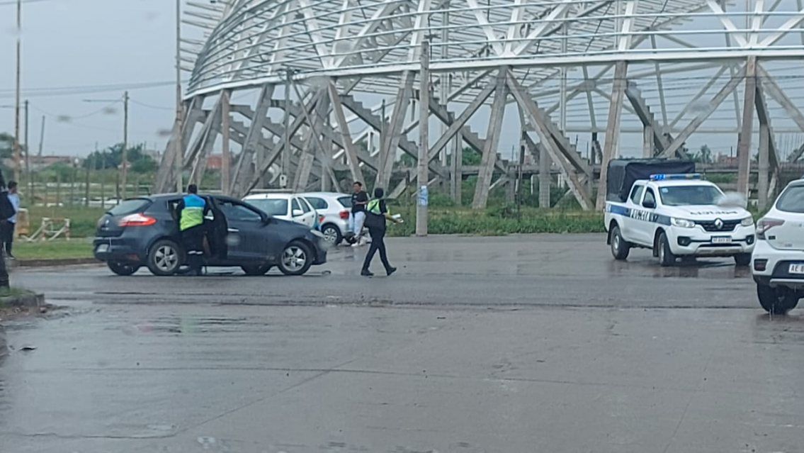 Lluvia y siniestralidad vial en Jujuy: otro hecho en Avenida Forestal