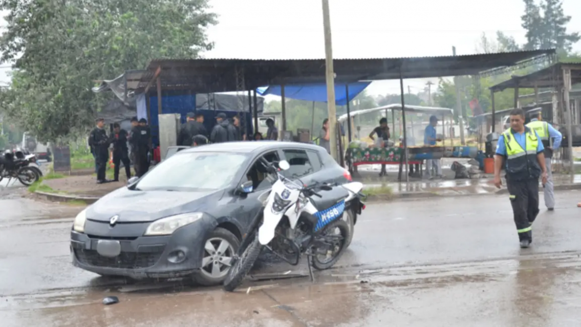 URGENTE: policía chocó y fue trasladado al hospital Pablo Soria